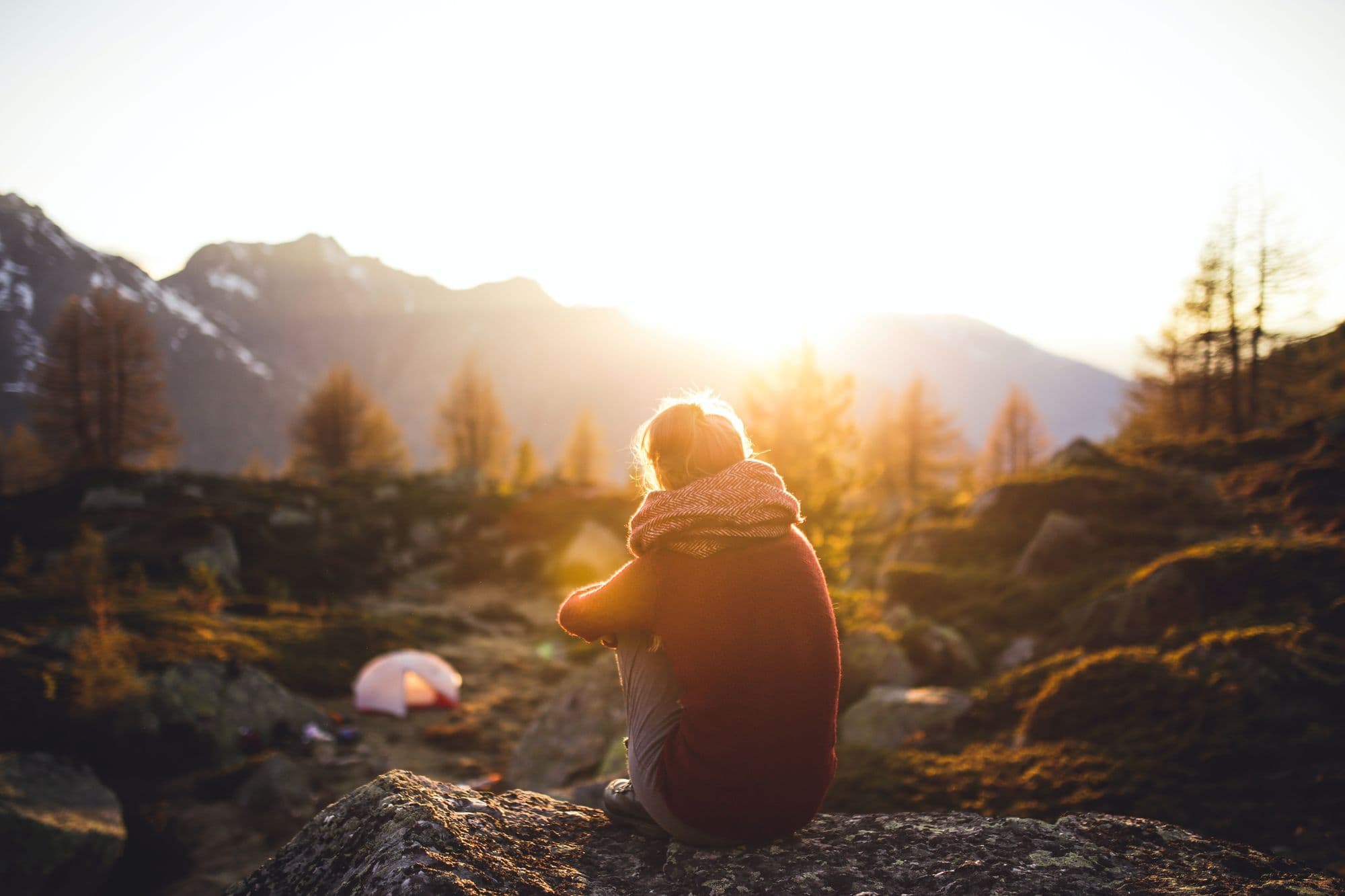 Idyllic scene alone among the boulders